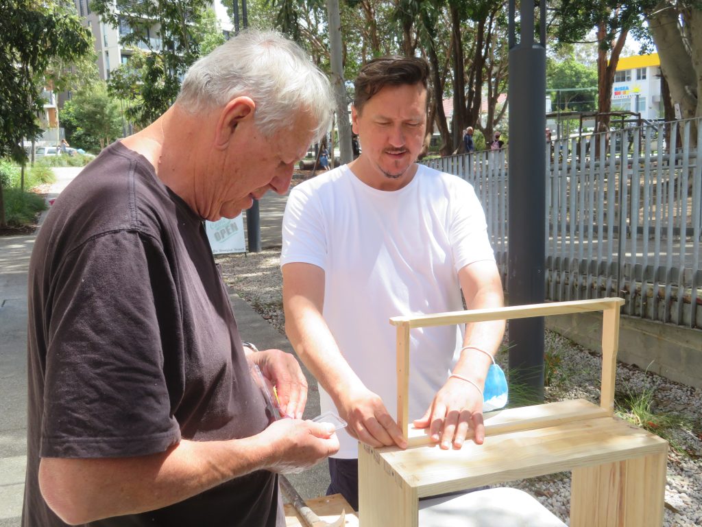 building hive frame